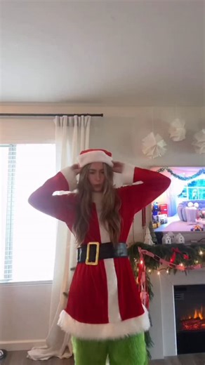 I’m a day late but…The Grinch would be nothing without his side kick 🐶 we haven’t done this video in a few years so I made she we had a remake for 2025 ❤️🙏 | willothecorgi