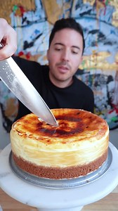 CREME BRÛLÉE CHEESECAKE 😍 With that golden crust 🤤 Full recipe in caption! #food #cheesecake #dessert #succulentbite #cake #cremebrulee | The Succulent Bite