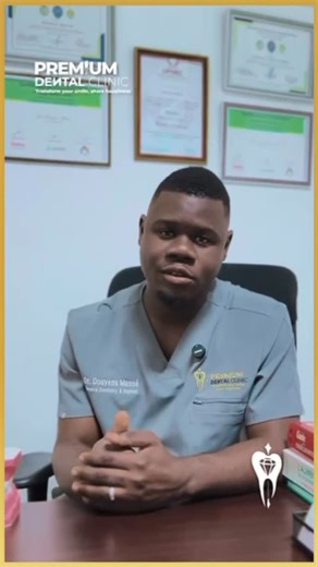 Premium Dental Clinic 🇭🇹 | Implant Dentaire & Veneers on Instagram: "Votre sourire mérite les meilleurs soins! Un sourire sain n’arrive pas par hasard, il arrive avec soin ! Des examens dentaires réguliers peuvent attraper de petits problèmes avant qu’ils ne deviennent de gros problèmes. Du nettoyage aux traitements plus complexes, la dentisterie moderne a des solutions pour garder votre sourire fort et sain. N’attendez pas que la douleur vous rappelle de prendre soin de vos dents. #premiumden