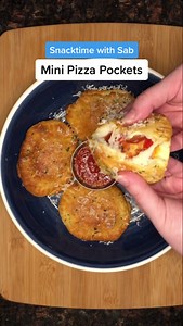 Mini Pizza Pockets 🍕 | fedbysab.com