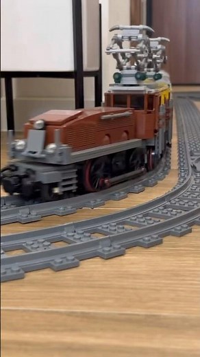 Lego crocodile 10277 locomotive