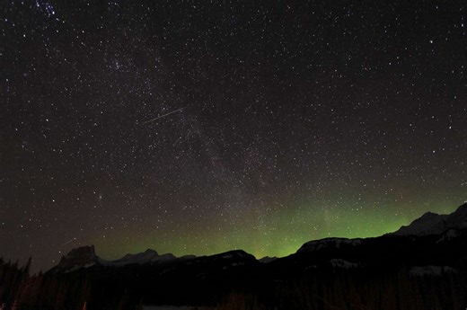 January Has 5 Night Sky Wonders—Including a Supermoon, Fireball Meteors, and Jupiter at Its Brightest