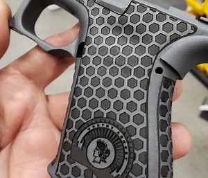 China Best Deep Laser Engraving Machine for stippling metal and Polymer Guns for Sale