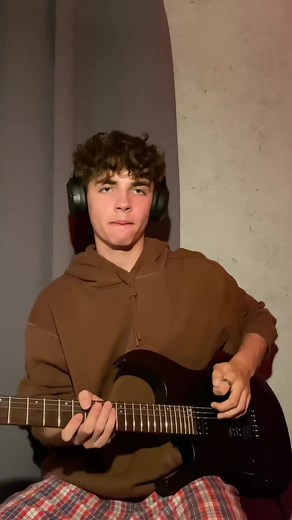 Mockingbird Speed Up⚡️#eminem #eminemrap #mockingbird #mockingbirdeminem #rap #slimshady #guitar #solo #electricguitar #fypシ #fy #sad #donnermusic @Donner Music