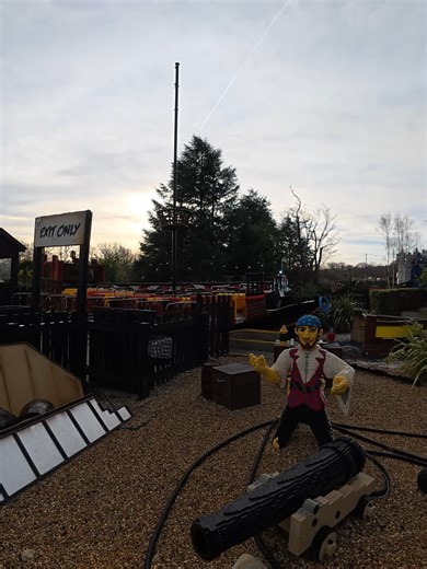 Where is the boast supports?! Pirate Shores at Legoland Windsor is having a lot of work done for 2026, with changes across the area #themepark #winter #legoland #legolandwindsor #pirateship