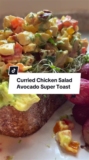 Got the winter blahs? Let’s shake up that lunch menu… okay so, technically this is as “Girl Dinner”, but I don’t care when you eat it. 🙌 I packed this Curried Chicken Salad *full* of good stuff for you! Take it for lunch and assemble in the staff kitchen. You go! Fuel up. You work hard!!! 💪❤️ Try clover sprouts if you can find them! They are SO ADDICTIVE and fresh! #easyrecipes #chickensalad #girldinner