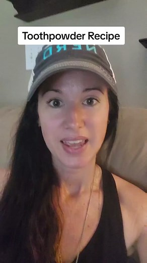 Here's a recipe for making your own remineralizing toothpowder at home! #bentoniteclay #remineralizingtoothpowder #toothpowder #naturaloralcare #doityourself