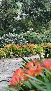 76K views · 3.3K reactions | Recapping a few of my old travel tips as many of you are asking for travel videos. Gav added the smart tag, I wouldn’t have thought of that. Enjoy your holidays x #effectivespaces #packingtips #traveltips | Effective Spaces | Facebook