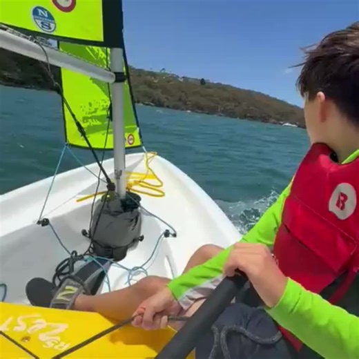 Flying Fish Sailing 🇦🇺 | ⛵ School holidays just got an upgrade! 🌊 Get your teens off the screen and on the water with our Learn to Sail Dinghies course at Flying... | Instagram