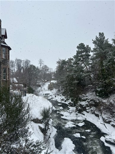 A beautiful snowy day in Braemar ❄️ #scotland #scottishhighlands #discoverscotland #snow #cairngorms