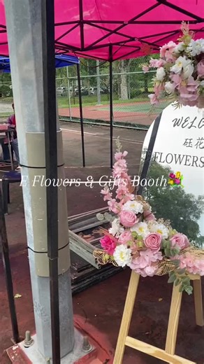 🌸 E Flower & Gifts is happy to share beautiful moments with UTM students through flowers. We truly enjoyed collaborating with the UTM student program, and we’re always open to working with other organizations too! 🌷 #UTMCollab #OpenForCollab #FloralJoy #freshflower #eFlowersAndGift #FreshFlowersJB #FlowerLovers #fypmalaysia #malaysiatiktok #fyp #bouquet #flowers