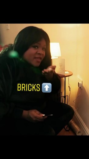 Woman Eats Bricks 😖😳