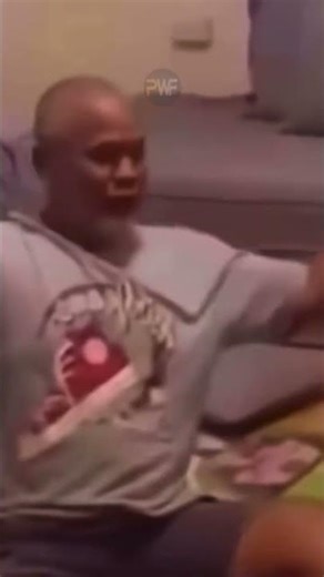 Chicken fight ￼😅🤣 #funny #viral #funnyvideos #chicken