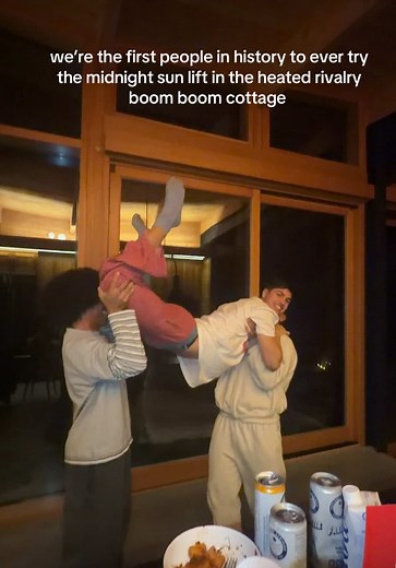 And @Bomanizer had the best view 😍 #thecottage #zaralarsson #midnightsun #heatedrivalry @Eric Sedeño @ashley @airbnb