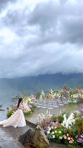 At 1,600 meters above sea level, every wedding at Ville De Mont Mountain Resort is graced by nature with breathtaking scenery that transforms from moment to moment. Venue: @villedemont, Sapa, Vietnam #wedding #destinationwedding #mountainwedding #LuxuryWeddingResort #villedemontmountainresort bestmountainresort | Ville De Mont Mountain Resort