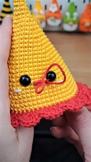 Fast and easy Easter 🐣 Chicken crochet pattern! Comment Pattern to get a direct link or visit Mufficorn Etsy store for more Easter projects! #standwithukraine #mufficorn #crochetpattern #crochetgnome #crochetamigurumi #crocheting #hækling #crochetgirlgang #crochetando #crochetismytherapy #crochetlove #crochetaddıct #amigurumipattern #amocrochê #ganchillo | Mufficorn
