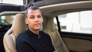 Le nouveau clip de Stromae 'Défiler' à découvrir absolument ! - RTBF Actus