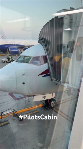 Pilot Cabin SpiceJet Flight #trending #viral