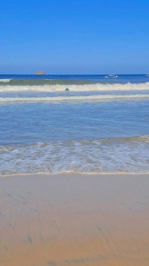 Turistas disfrutando de las olas de rincón de guayabitos | El Donero De Guayabitos Nayarit