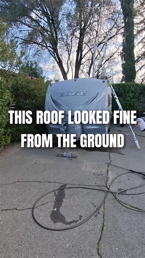 What looks fine from the ground can already be failing on top. We professionally clean the membrane and apply a silicone roof coating designed for RV roofs. ✔ Prevent leaks ✔ Extend roof life ✔ Professional materials 📩 Get a FREE roof quote. #RVRoof #RVRoofRepair #RVCoating #RVLife #SiliconeRoof #RVMaintenance #Motorhome