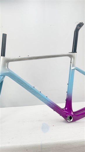 Moon Dust Purple Tide - Graro Frame Custom Paint Job. While others are still choosing gravel roads, you already possess the entire starry sky.💙💜#icancycling #Graro #gravelbike #framepainting #carbonframe | Icancycling