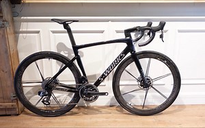 【梦幻装车】⚡S-Works Tarmac SL7 定制涂装 Sram Red Axs电变 Corima Mcm轮组_哔哩哔哩_bilibili