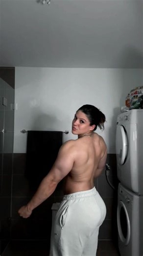 Dunja Bitar on Instagram: "Bday back update 🤍🔥 I’m 30 now 🥶 My app: @starkspaceapp My supps: @allstarssportsnutrition ‘dunja20’ #fit #fitness #bodybuilding #swissbodybuilder #dunjabitar #gym #training #nutrition #motivation #gymmotivation #aesthetics #physique #girlswholift #girlswithmuscle #switzerland"