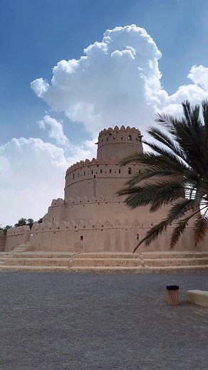 Experience Abu Dhabi on Instagram: "A fascinating window to the past, Al Jahili Fort is a great place to explore the nation's story💫​ This Ramadan, make sure you visit Al Jahili Fort to experience 'Tales from Al Ain ' - an event narrating stories that bring back memories of this beautiful city🌙 ⁣ ⁣ #InAbuDhabi"