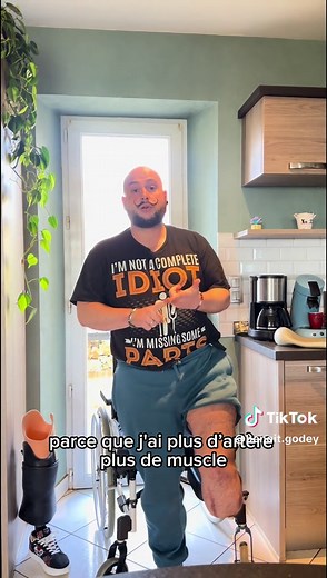 Suite à mon accident de travail, ma vie a profondément changé. Aujourd’hui, j’ai besoin de votre aide. J’ai lancé une collecte de dons pour m’aider à financer l’achat d’un véhicule adapté, indispensable pour retrouver un maximum d’autonomie et faciliter mes déplacements. Chaque geste compte, même le plus petit. 🙏 Si vous pouvez participer ou simplement partager cette vidéo, vous m’aidez déjà énormément. LIEN DE LA CAGNOTTE EN BIOGRAPHIE. Merci du fond du cœur pour votre soutien. ❤️ #fyp #pourto