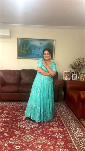 Alka Chadha on Instagram: "💕O Re Piya - Passion for love and dance is what is experienced in this song . @the_dancinglight Sakshi thanks for creating this beautiful choreography on this iconic song . I had already made two covers on this song but the moment I saw your extremely graceful and unique movements for this song , I knew I wanted to learn it. So here is my third cover on O re Piya !! Sakshi thanks so much for teaching with so much love and details . Absolutely enjoyed learning and danc