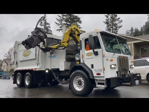 University Place Refuse: West Coast Refuse Trucks Operating a 2014 Peterbilt 320 Curbtender!