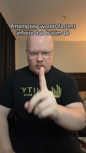 Glits on Instagram: "Worlds fastest dab #glitsxo"