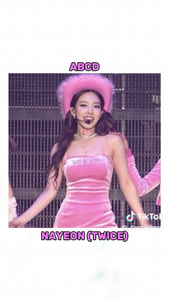 K-Pop Random Dance Challenge ft. Yuna and Nayeon | Dance SKPop Sushin