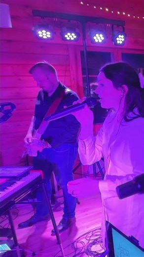 Iltatahti - Valoa ikkunassa @ Lykynlampi 22.11.2025