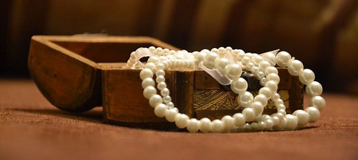 Matthew 7:6 Meaning of Do Not Cast Your Pearls Before Swine