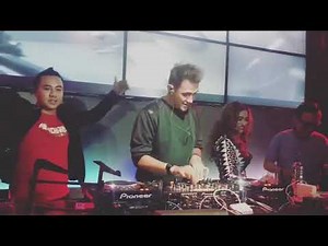 Dj Vicky Nitinegoro's perfoms in penthousesurabaya