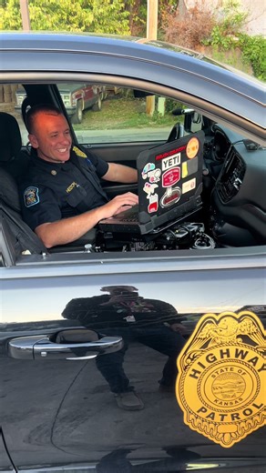Awesome interaction with a KHP state trooper! Perfect example of how i expect every interaction with a law enforcement officer to go. Extremely friendly, extemely polite and professional! #constitution #kansas #khp #statetrooper #police #911 #cops #cop #copsoftiktok #smile #positive #positivevibes #public #4stateaudit #ks