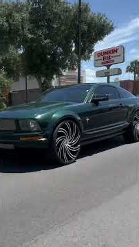 V8 MUSTANG WITH GIANT WHEELS