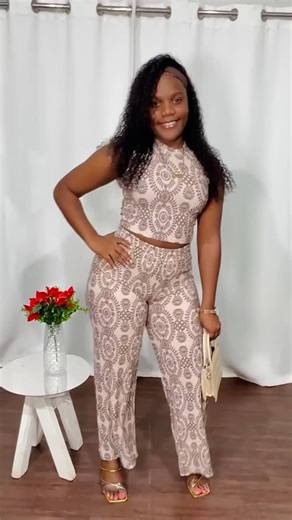 Everything Lexis on Instagram: "✨ S/M/L — $49 of pure style 💫 Neutral tones, bold print, golden glow 🤎👑👜"