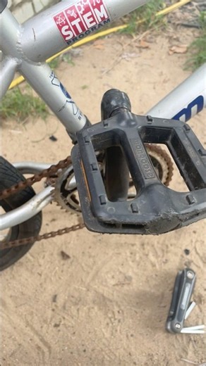 How To Put a bicycle Chain Back On.