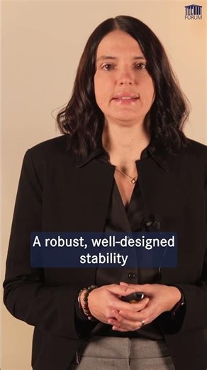 e-Learning: Global Stability