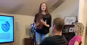 Viral news: This woman created a PowerPoint presentation to tell her parents she is a stripper