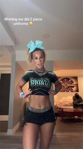 Cheerleading Uniform Trends for Competitions