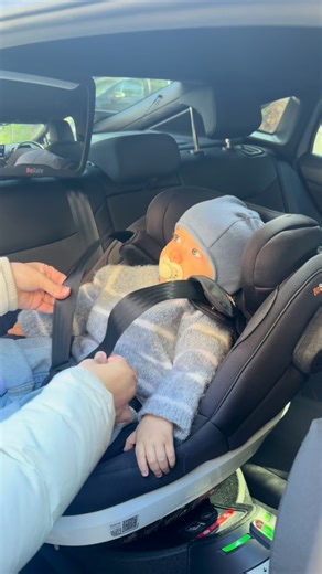 Thick winter clothes in the car ❌🧥🧡 Extra padding can prevent harnesses and seatbelts from fitting snugly. In a crash, that space compresses, which can make belts shift and reduce protection. Tips for safer rides: ✅ Remove bulky jackets or coats before buckling in. ✅ Keep the harness or seatbelt snug against the body. ⚠️ Avoid hoods, big collars, or puffy layers that can push belts out of place. ⚠️ Thick layers at the hips can make the lap belt ride up, increasing risk of sliding under the bel