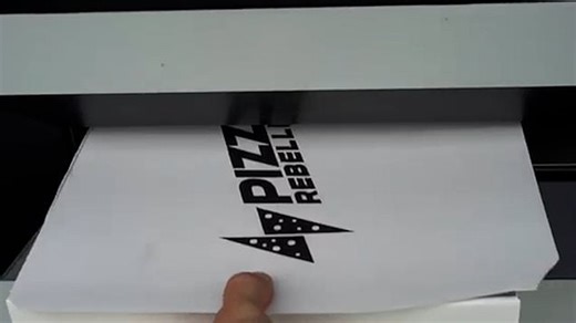 UK's first pizza vending machine offers five flavours of topping in under five minutes