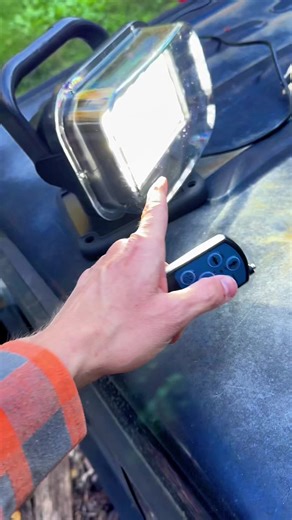 Magnetic remote control search light/Spotlight for the top of your vehicle! #Spotlight #Searchlight #TruckLight #TruckLights #offroading