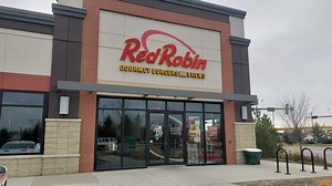Restaurant industry reacts after Red Robin announces Alberta exit