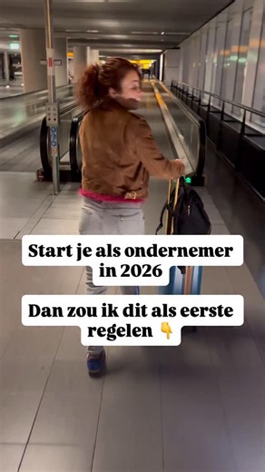 Mijn 3 beste geldtips voor startend ondernemers 1. Zet voldoende geld opzij. De belastingen zorgen voor veel ondernemers een onaangename verrassing. Je krijgt namelijk niet alleen te maken met de BTW aangifte die je per kwartaal moet afdragen. Maar aan het eind van het jaar moet je ook aangifte Inkomstenbelasting doen over je winst. Wil je weten hoeveel je daarvoor opzij moet zetten? Download dan de template ‘opzij zetten voor zzp’ers’ via thehappyfinancial.com/templates 2. Weet wat je waard ben