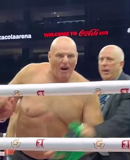 John fury gets very furious!! 💣#tysonfury #fury #johnfury #boxing #traveller #gypsy #fyp #viral #sharethecare #dangerous #britain #gypsylife #boxingtraining #loseweigth big John 😂