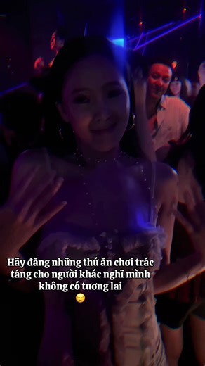 Ăn Chơi Trác Táng: Sống Sao Cho Tương Lai?